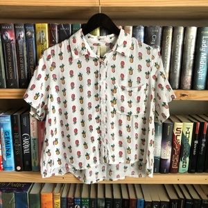 Pineapple Short Sleeve Button Down Shirt Size M